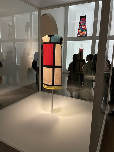 『イヴ・サンローラン展 時を超えるスタイル』へ行ってきた : voodootalk's blog*