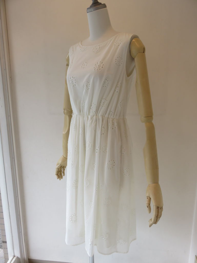 ストラ オーガンジーレース刺繍ワンピ Voyage 北上尾