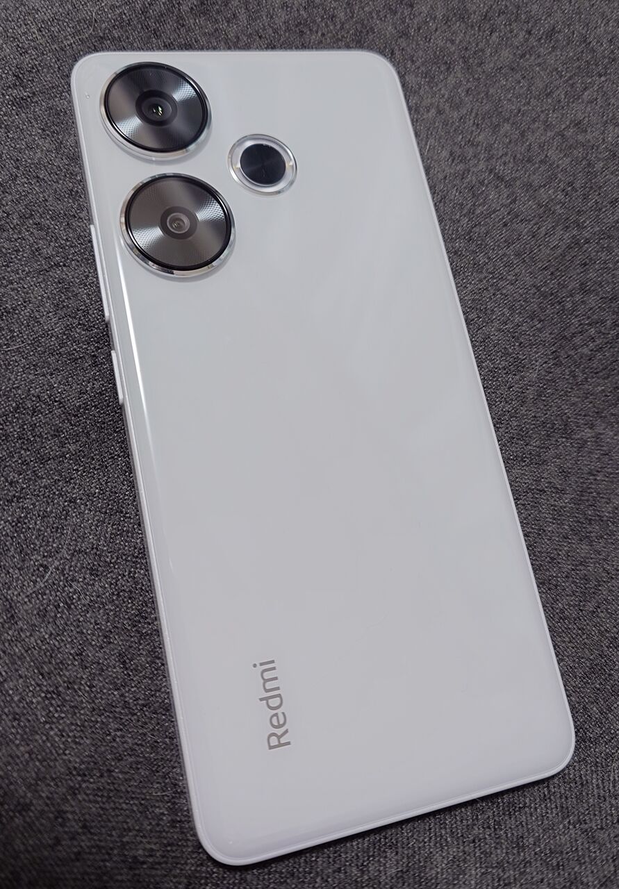 180g未満のスマホで世界最高性能！Redmi Turbo3（POCO F6）を
