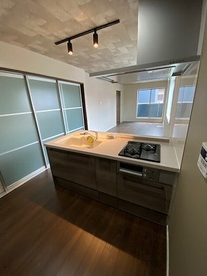 202 (2)