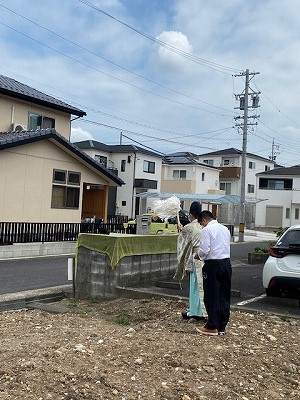 ③ (16)