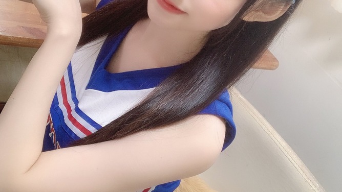 【悲報】神宮球場さん、ビールの売り子名鑑を公開してしまう