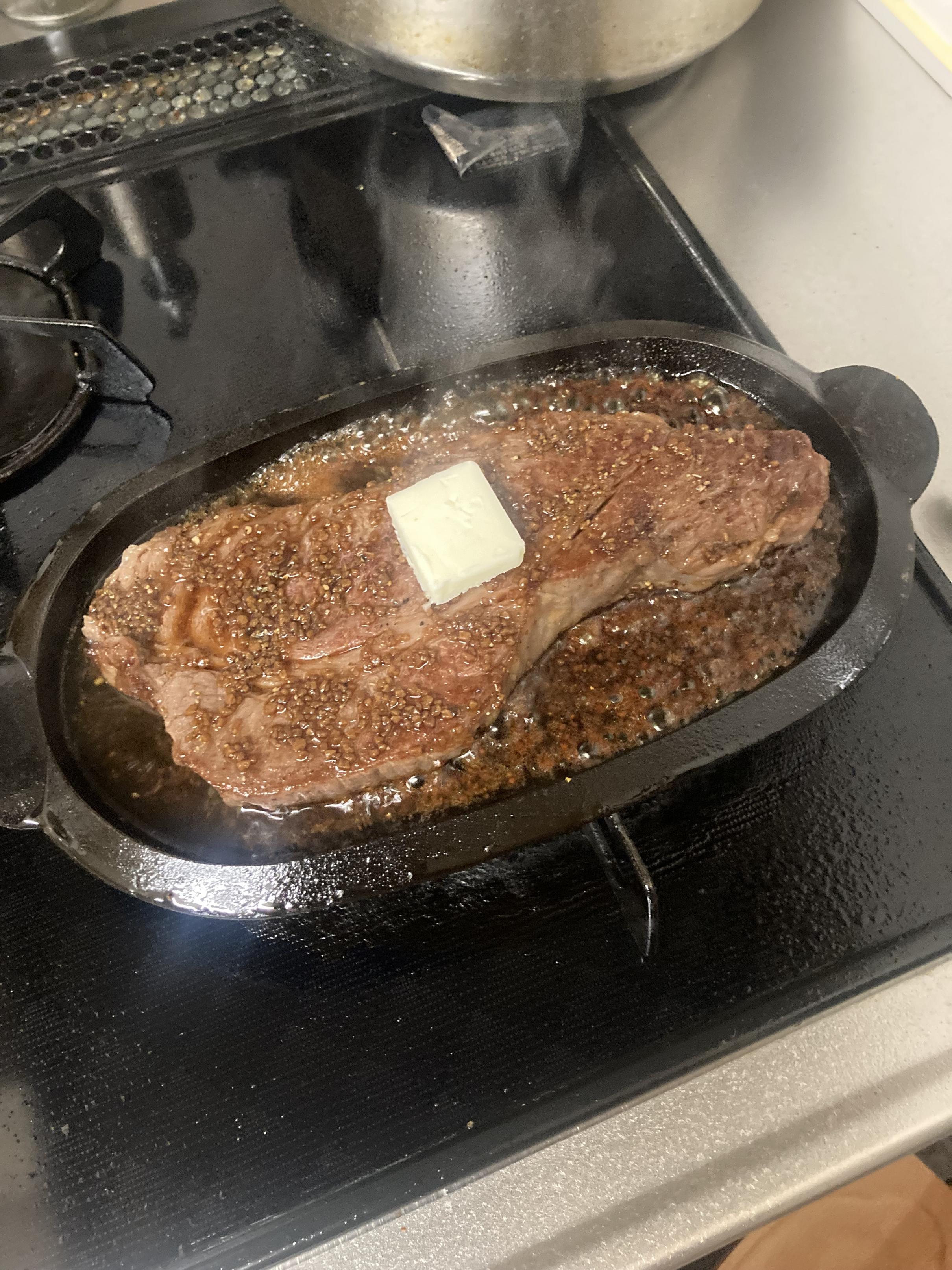 【画像】こんな時間にステーキを焼いてしまった!!!