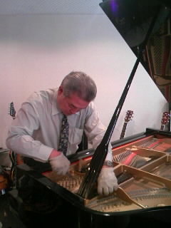 調律師 福富 了 Voiceの だってｍｃ長いんだもん