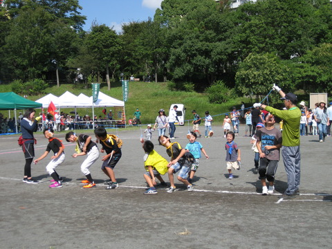 2017運動会ーパン食い競争 (2)