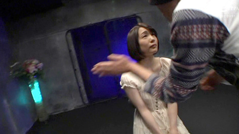 ビンタされる女 AV suzumura52