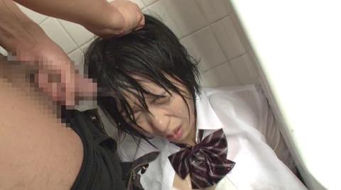 強制飲尿・尿シャワー・尿をのまされる女の画像abeno112