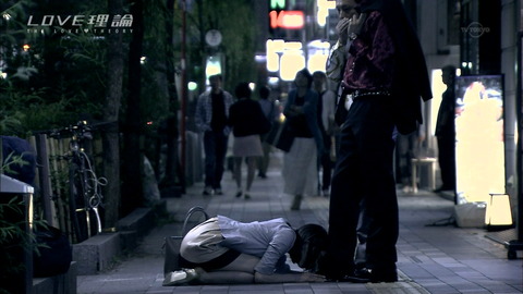 男の足元で街中土下座する女渡辺まい-SMJP