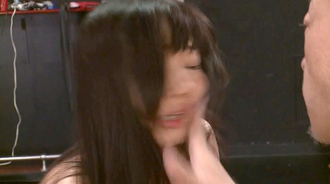ビンタされる女 ビンタされる表情がエロい女のAV画像 ootuki62