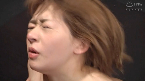 ビンタされる女 ビンタされる表情がエロい女のAV画像 maririka74