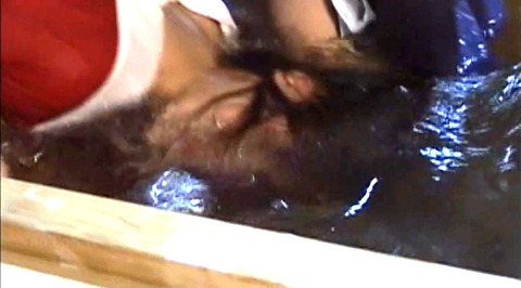 SM水責め調教/水責め拷問される女のエロAV画像_nakanochinatu73