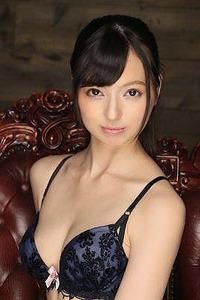 西田カリナ 逆さ吊りで鞭打たれて足を舐めるSM調教画像 0