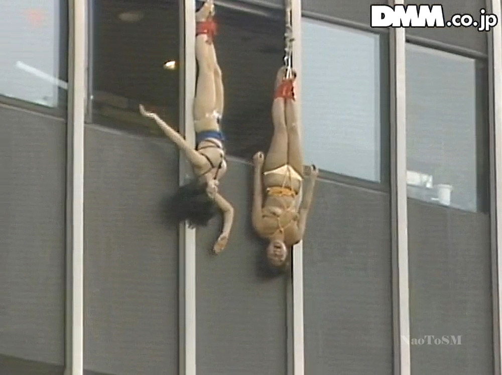 殘虐sm緊縛吊 立川ひとみ ハードSM 画像 AVエロビデオ 吊り橋から逆さ吊りにされ、ビルの高層階から逆さ吊りにされる恐怖のSMフルコースを受ける女の画像 :  WF愛と意識と忠誠とSM = BDSMマゾの餌 ＝ SM画像
