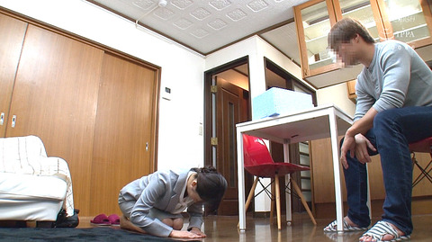 葵千恵 土下座謝罪するOL女の画像4
