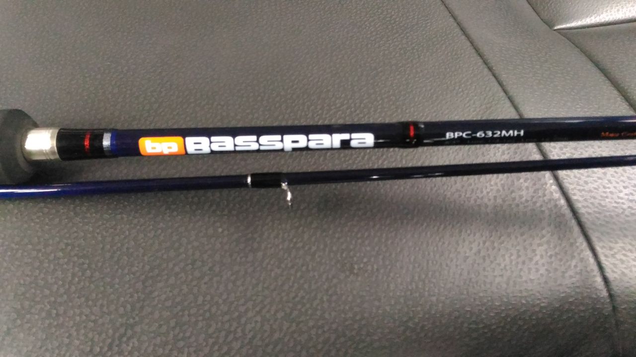オカッパリ用に2ピースのベイトロッド購入 週末は バス釣りに行こうかそれとも 冬はエリアトラウト