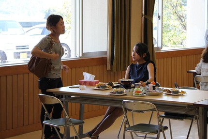 浅田舞さんみなと食堂へ