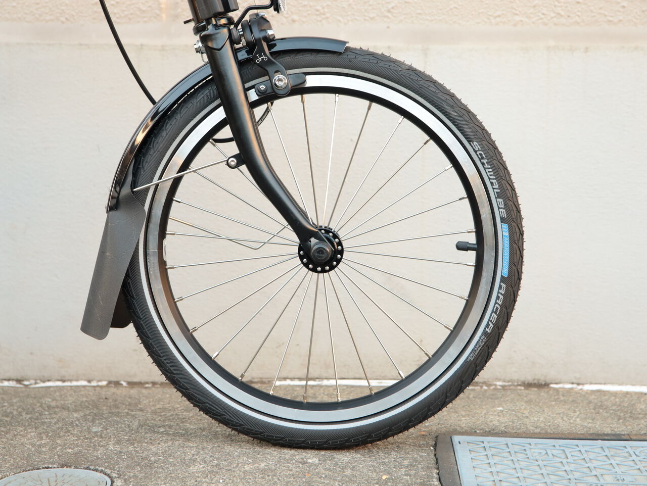 【ほぼ新品】BROMPTON C Line M6L ブラックラッカー／試乗のみ BROMPTON ( ブロンプトン ) 折りたたみ自転車 C Line EXPLORE MID ( C