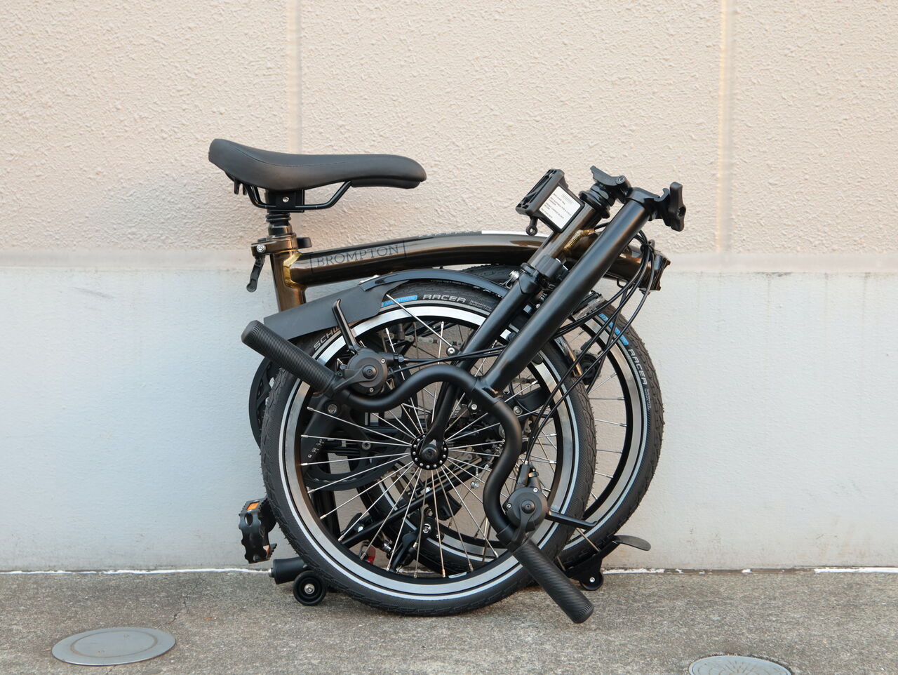 BROMPTON「ブラックラッカー」入荷しました : wadacycle news