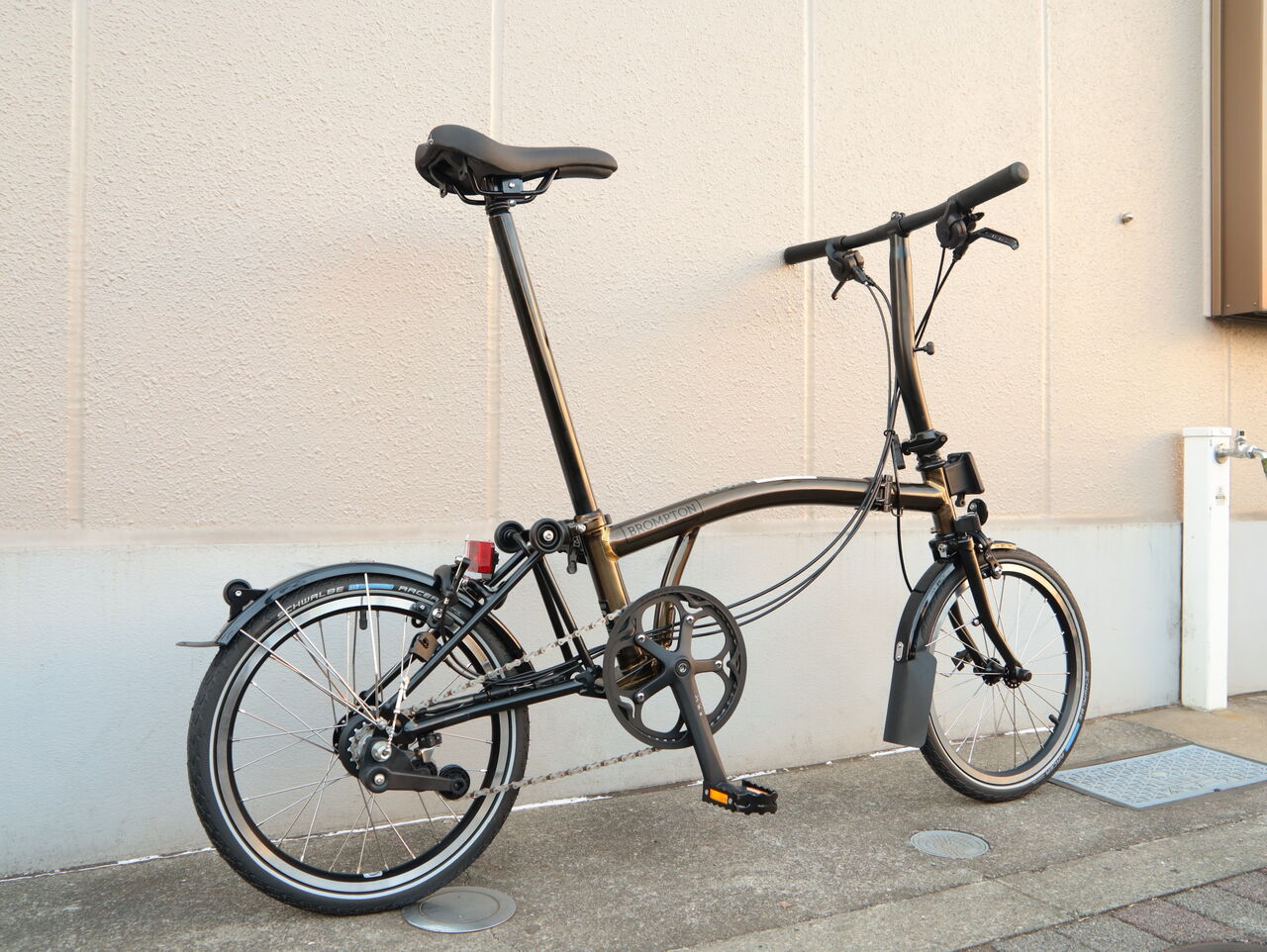 BROMPTON「ブラックラッカー」入荷しました : wadacycle news