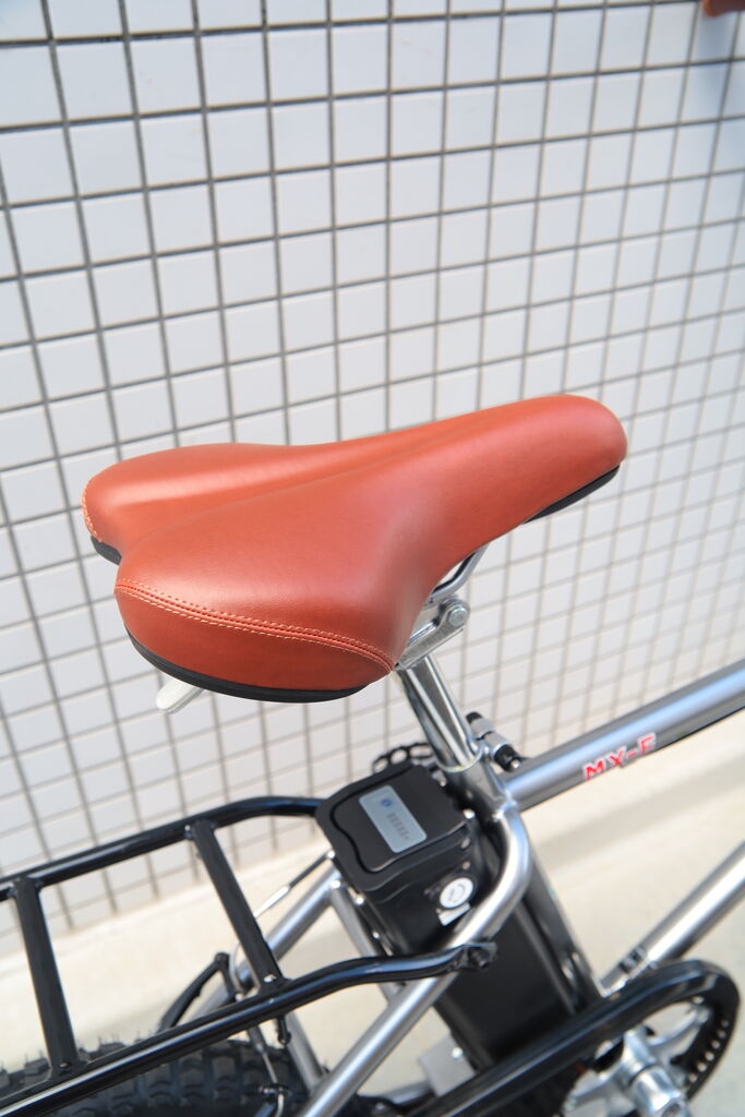 サドルのステッチ部分