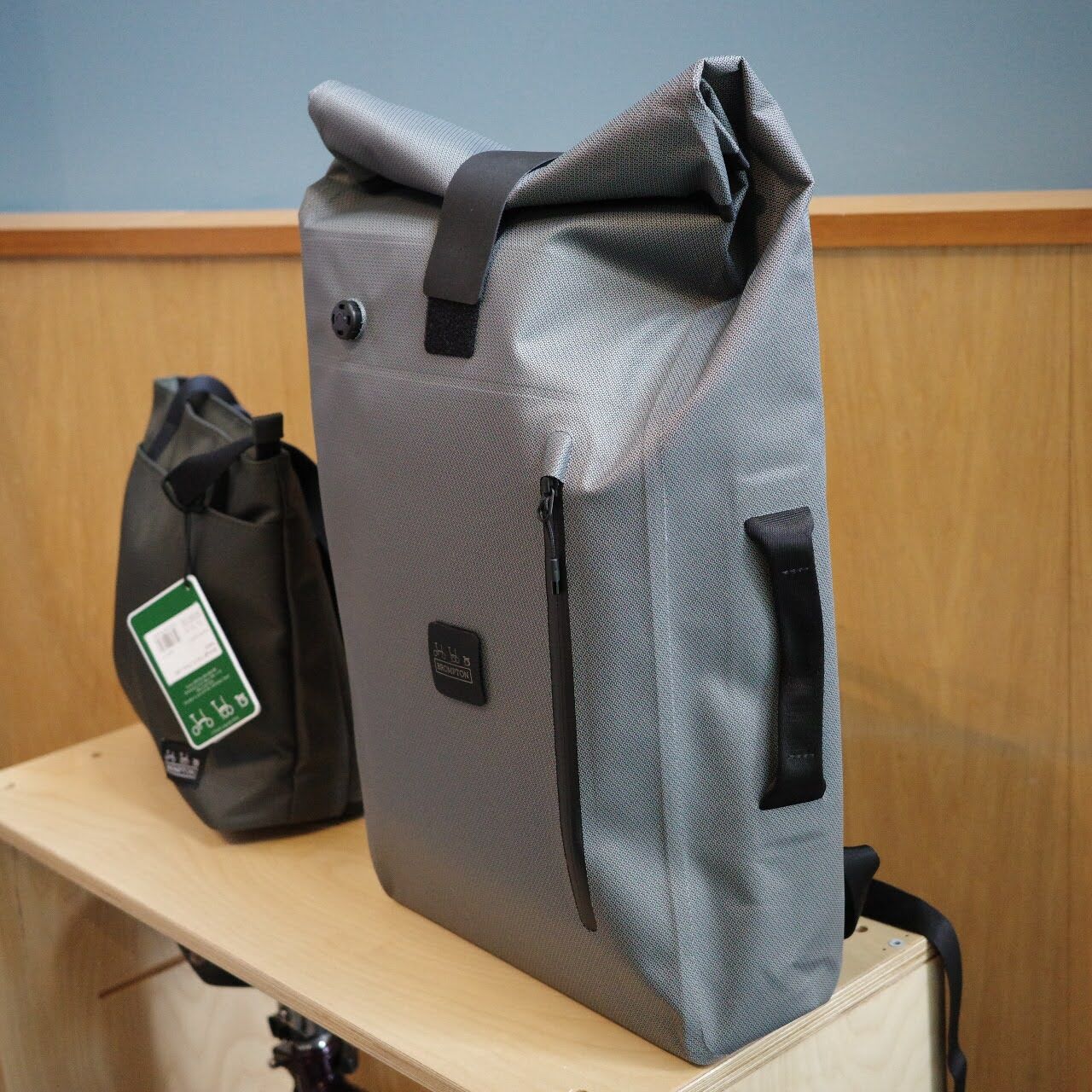 BROMPTON 新作バッグを会場で発見しました!! : wadacycle news BROMPTON 新作バッグを会場で発見しました!! : wadacycle news