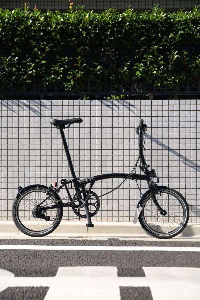BROMPTON S2Lマットブラックの全体側面