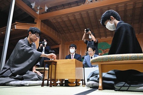 【王位戦】藤井王位、完勝で欠点なし!佐々木七段に経験の差を見せつける : 話題のニュー速まとめちゃんねる