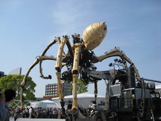 巨大クモ「ラ・マシン」2