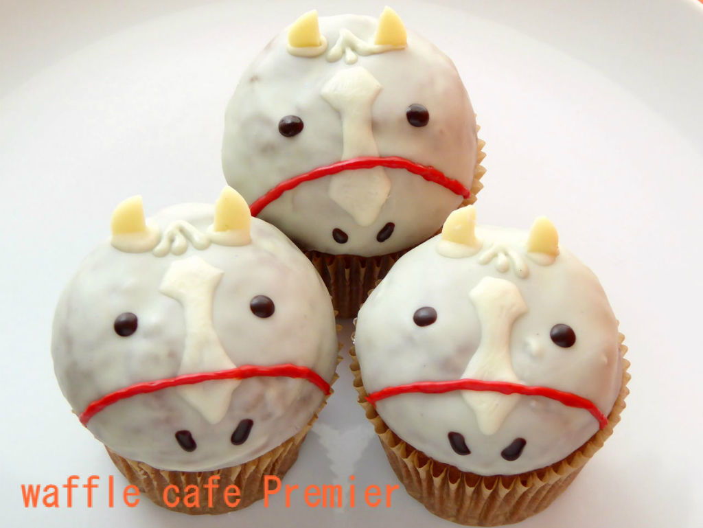 京都競馬場のカップケーキ 本日からあしげ ココア味 です Wafflecafe Premierの公式ブログ