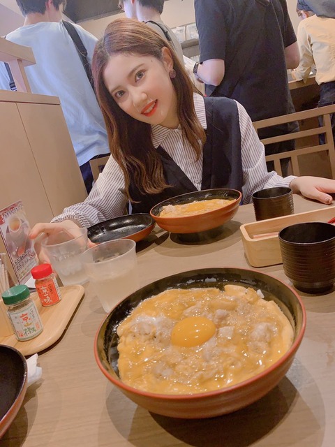 北川綾巴「大食いYouTuberさんの真似してみよっかなっ。」