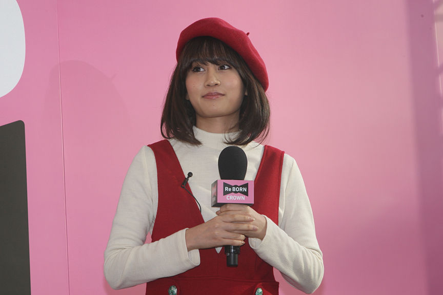 Akb48 ジャイ子こと元akb前田敦子 21 トヨタから新型クラウンを貰い大はしゃぎ 豊天商店 和柄 Tシャツ ジーンズ 美豚 言魂 Akb48 Ske48 キティ まとめ