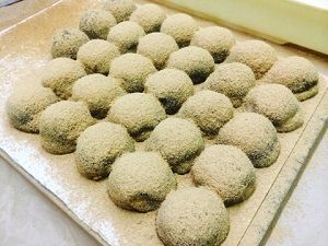 第704回 一幸庵の 椿 餅 と月のかぞえ歌 春告ぼた餅 和菓子魂 Powered By ライブドアブログ 第704回 一幸庵の 椿 餅 と月のかぞえ歌 春告ぼた餅 和菓子魂 Powered By ライブドアブログ
