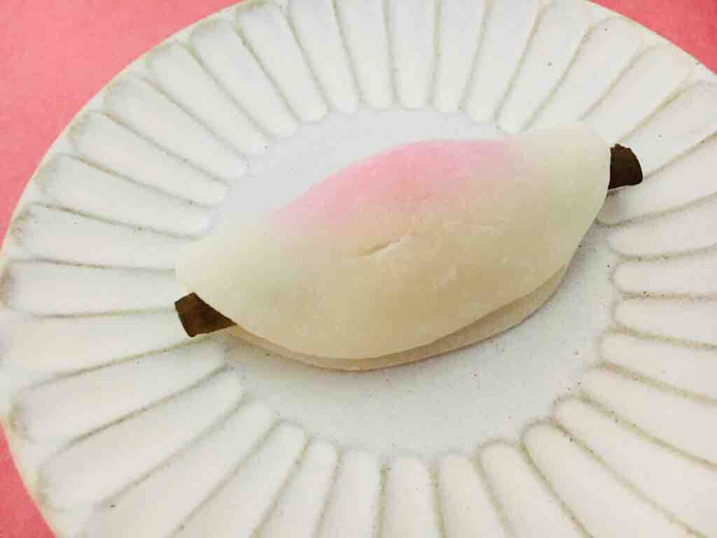 第2101回 水 本の 花びら餅 と生菓子 初 夢 和菓子魂 Powered By ライブドアブログ