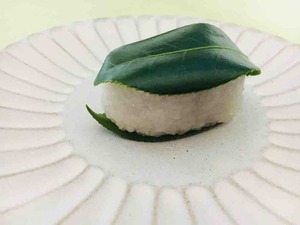 椿餅ページです。 第2067回 一炉庵の『椿 餅』 : 和菓子魂！ Powered by ライブドアブログ