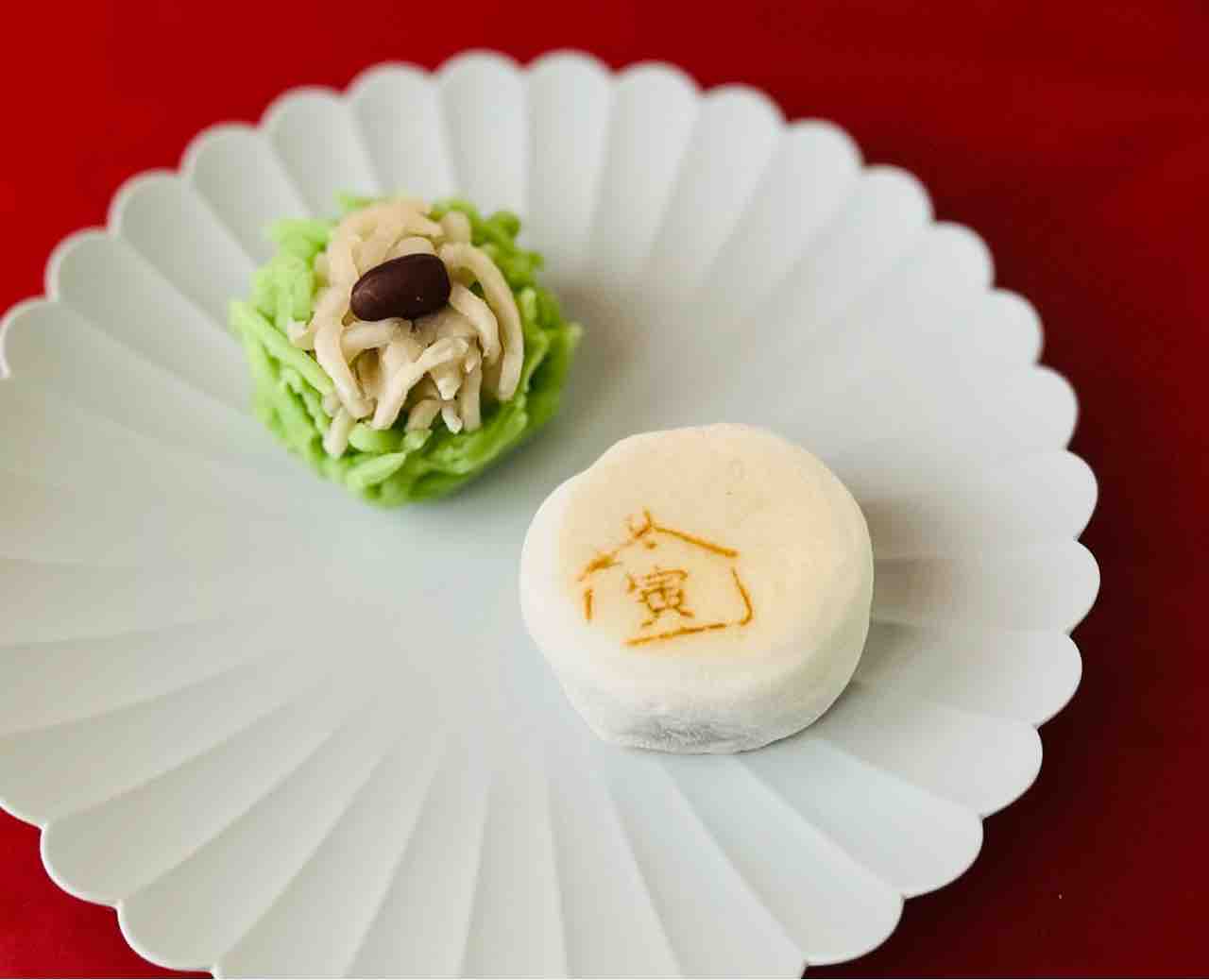 第309回 塩芳軒の 花びら餅 と迎春生菓子 松のみどり 寿の春 和菓子魂 Powered By ライブドアブログ 第309回 塩芳軒の 花びら餅 と迎春生菓子 松のみどり 寿の春 和菓子魂 Powered By ライブドアブログ