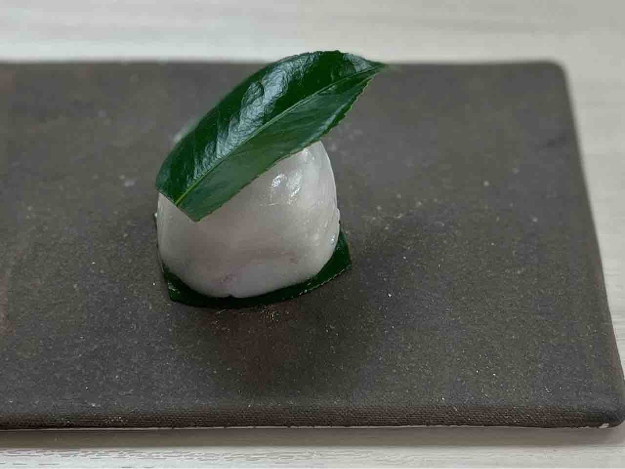 第364回 川口屋の『椿 餅』 : 和菓子魂！ Powered by ライブドアブログ