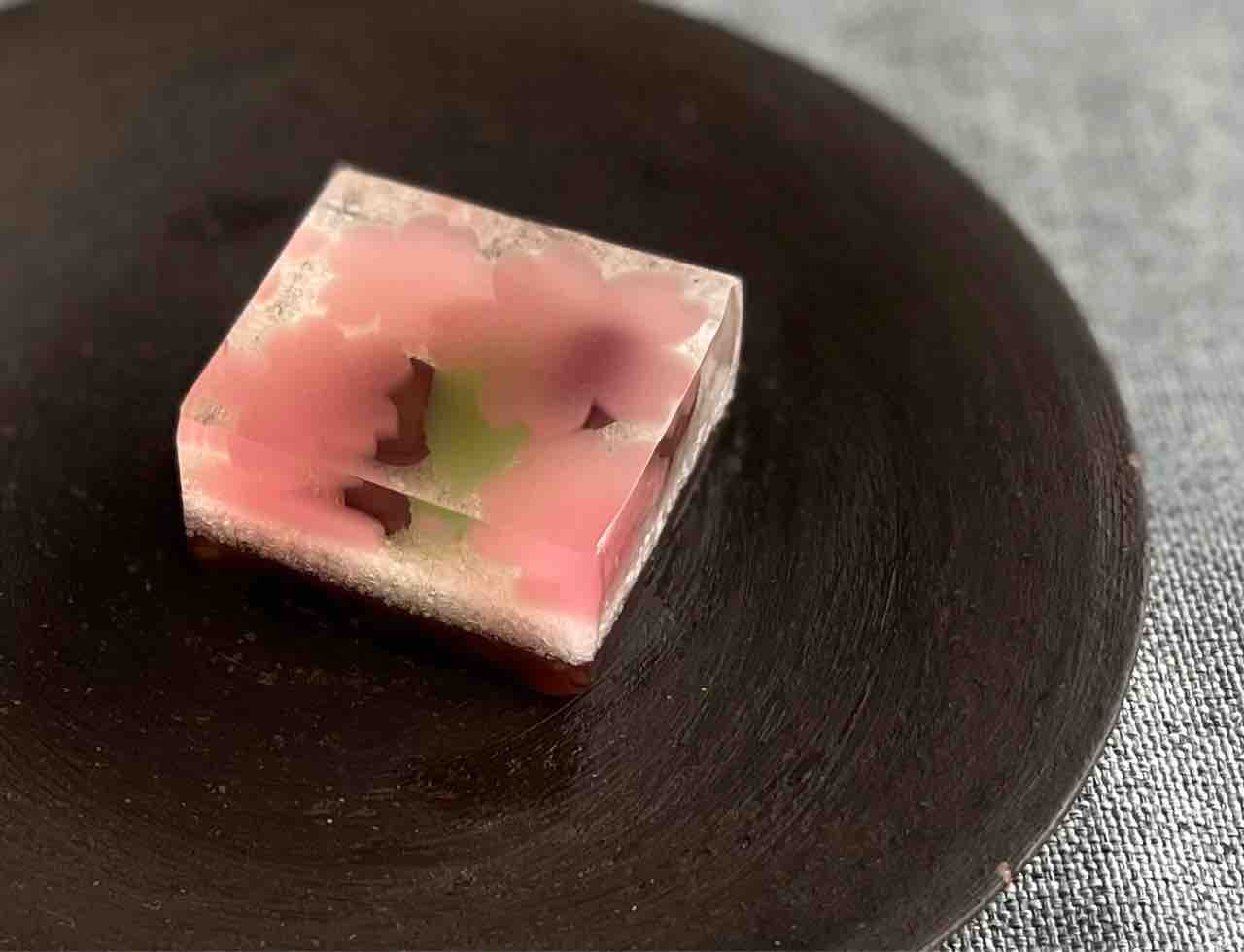 第385回 二條若狭屋の生菓子『桜だより』と棹菓子『春の宴』 : 和菓子 