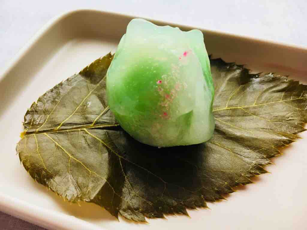 第2326回 三省堂の生菓子『着せ綿』と『だだちゃ餅』 : 和菓子魂