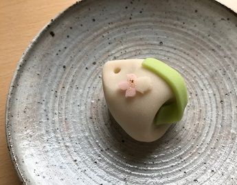 第1579回 越乃雪本舗大和屋の生菓子 水 泡 と 大花火 和菓子魂 Powered By ライブドアブログ