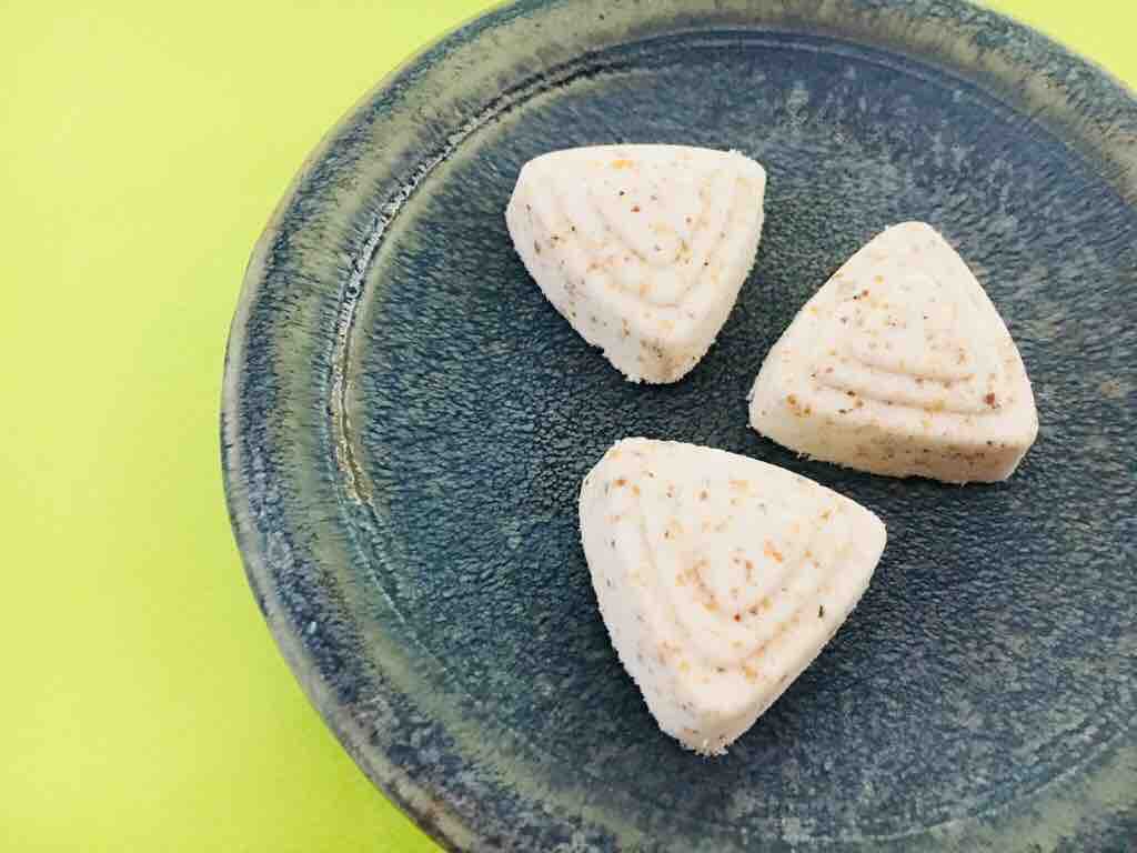 第2268回 たんの和菓子店の ナッツのおはぎ とアーモンド落雁 さんかくうち 和菓子魂 Powered By ライブドアブログ