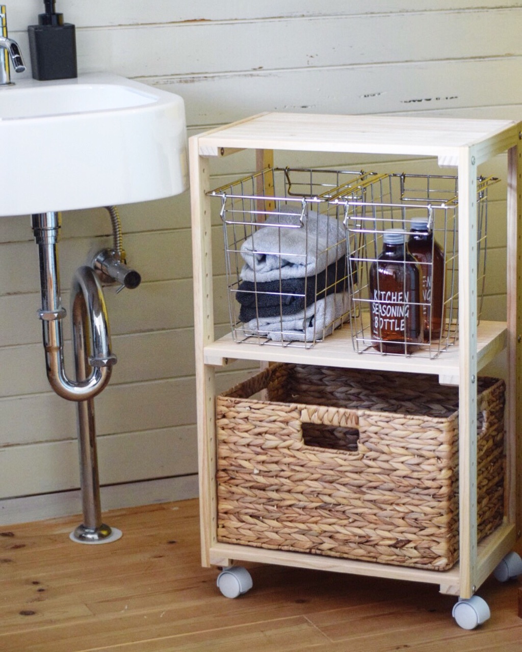ニトリで洗面所をすっきり 10分でできる収納ワゴンと最新収納ボックス事情 Studio In The Afternoon リノベーションとお家 収納diy Wagon Worksブログ Powered By ライブドアブログ
