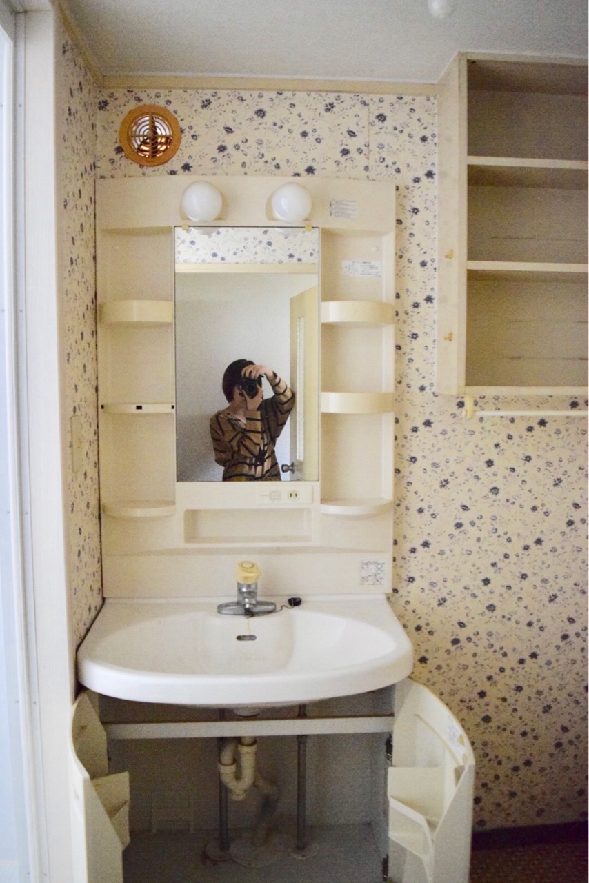 トイレと洗面所をdiyで大改造 ビフォーアフターでご紹介 Studio In The Afternoon リノベーションとお家収納diy Wagon Worksブログ Powered By ライブドアブログ