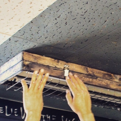 ダイソーのワイヤーネットで男前なライトカバーの作り方 Studio In The Afternoon リノベーションとお家収納diy Wagon Worksブログ Powered By ライブドアブログ