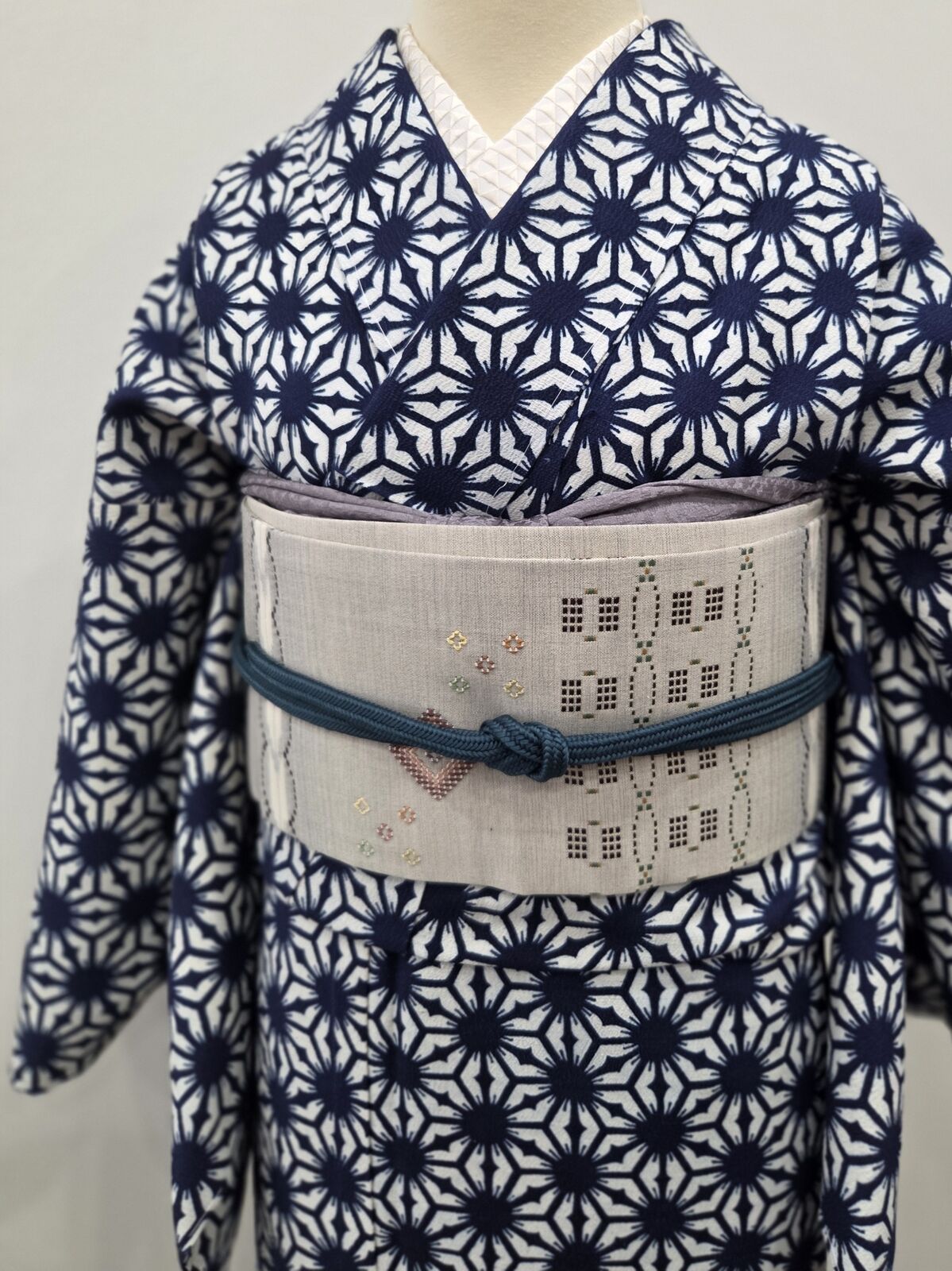 縮緬地　黒　筍文様　正絹染小紋　155cm　l832 縮緬地 黒 筍文様 正絹染小紋 155cm l832