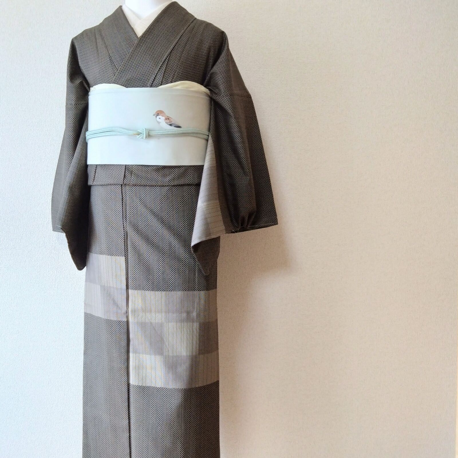 未使用　雪輪の大島紬　名古屋帯おまけつき 専用☆訳あり！証紙付き新品！本場大島紬☆かっこいい黒紬☆正絹袷☆黒