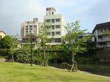 温泉橋を渡ると、温泉公園に出た