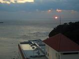 白良浜で17時にサンセット 大きな太陽でした