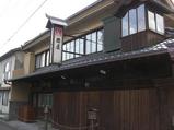 酢屋は元・造り酒屋で、母屋は大正10年に建った