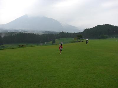 根子岳は雨でぼやっとしか見えず残念でした