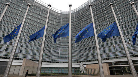 疑わしいブリュッセル爆弾犯は Eu本部から離れて石を投げて届く所を送りました インジェクション2 疑わしいブリュッセル爆弾犯は Eu本部から離れて石を投げて届く所を送りました インジェクション2